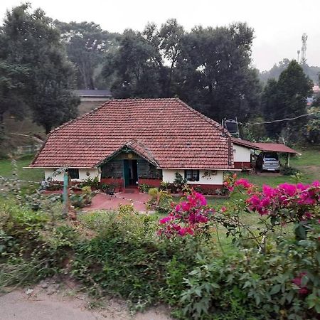 A Quaint Cottage With Rajah'S Seat View. Madikeri Extérieur photo