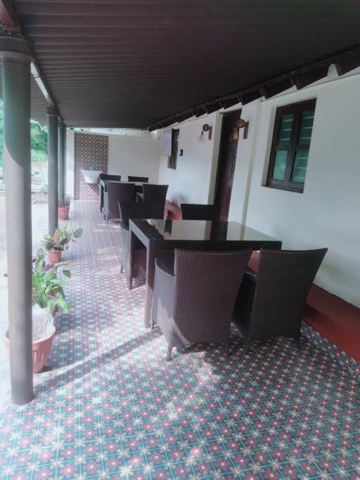 A Quaint Cottage With Rajah'S Seat View. Madikeri Extérieur photo