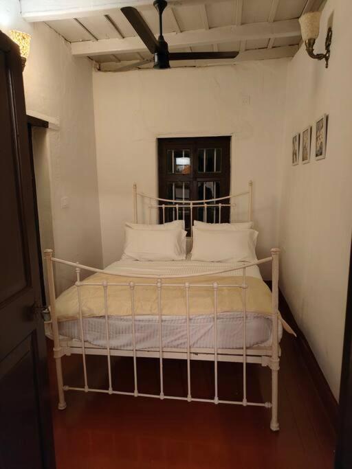 A Quaint Cottage With Rajah'S Seat View. Madikeri Extérieur photo