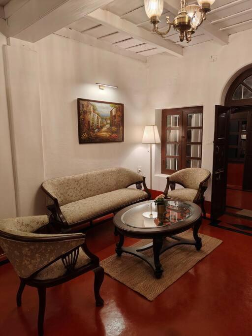 A Quaint Cottage With Rajah'S Seat View. Madikeri Extérieur photo